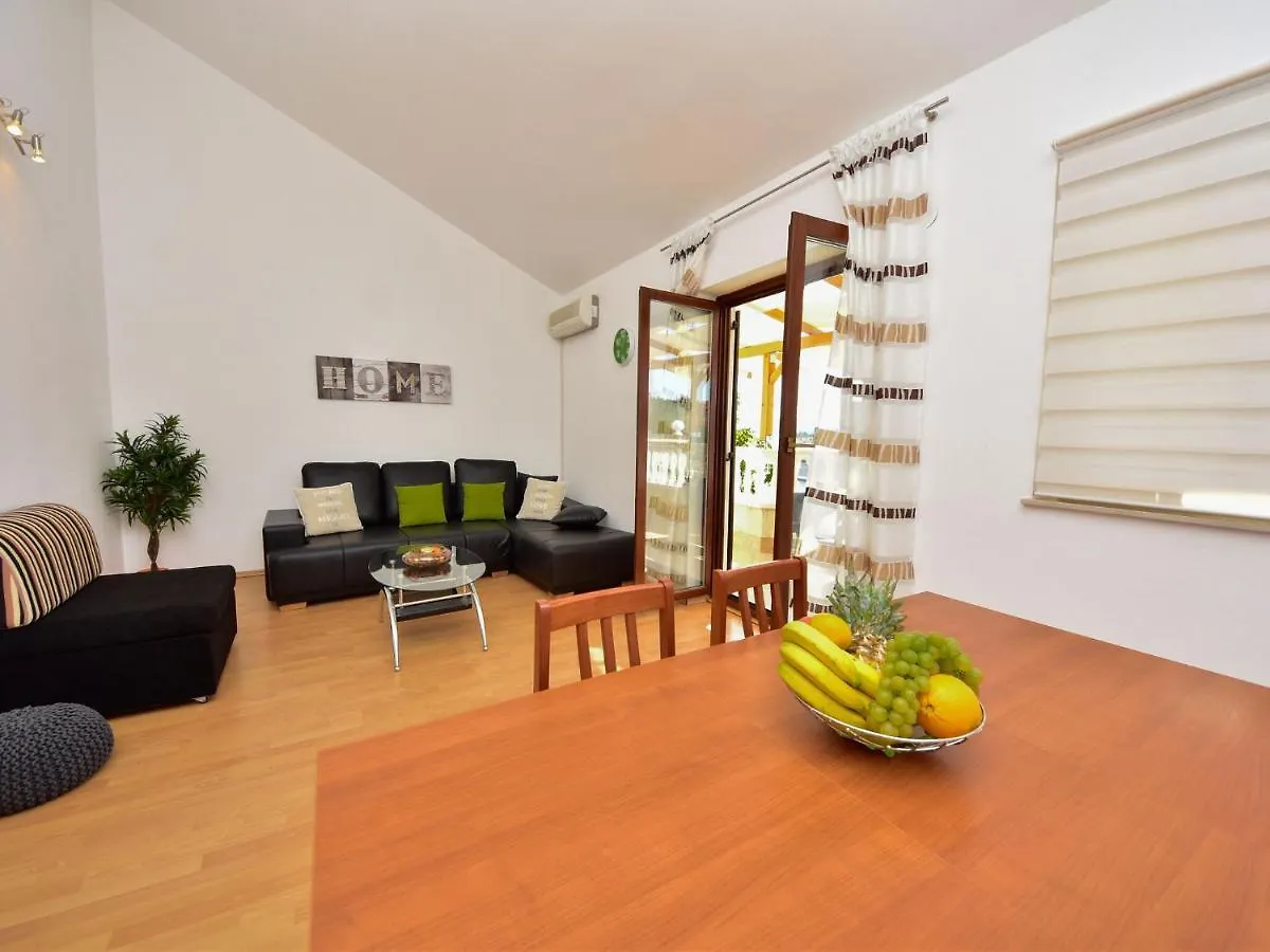 Cozy Holiday Home In Krusevo With Garden  Krusevo (Zadar)