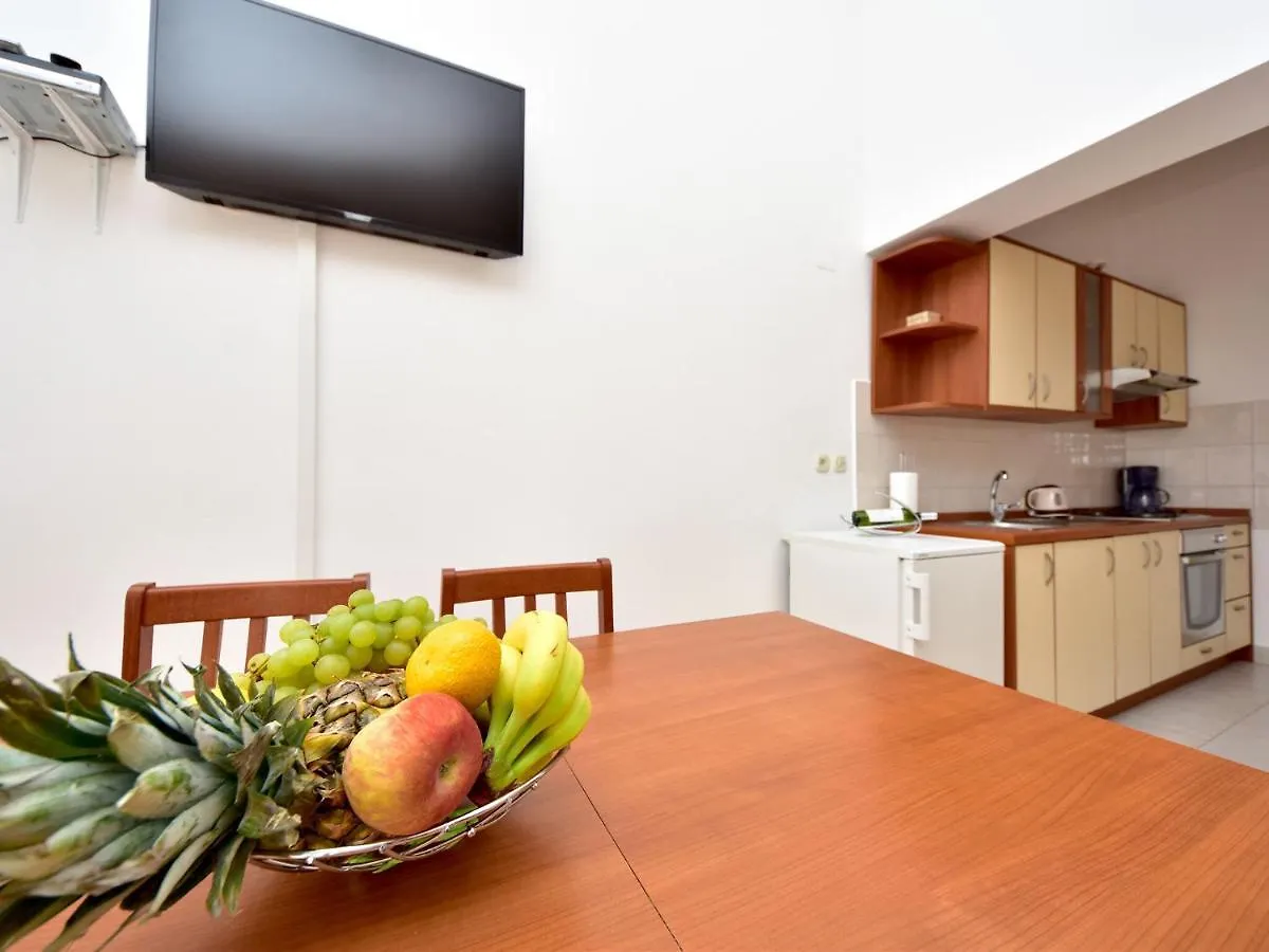 Cozy Holiday Home In Krusevo With Garden Krusevo (Zadar)