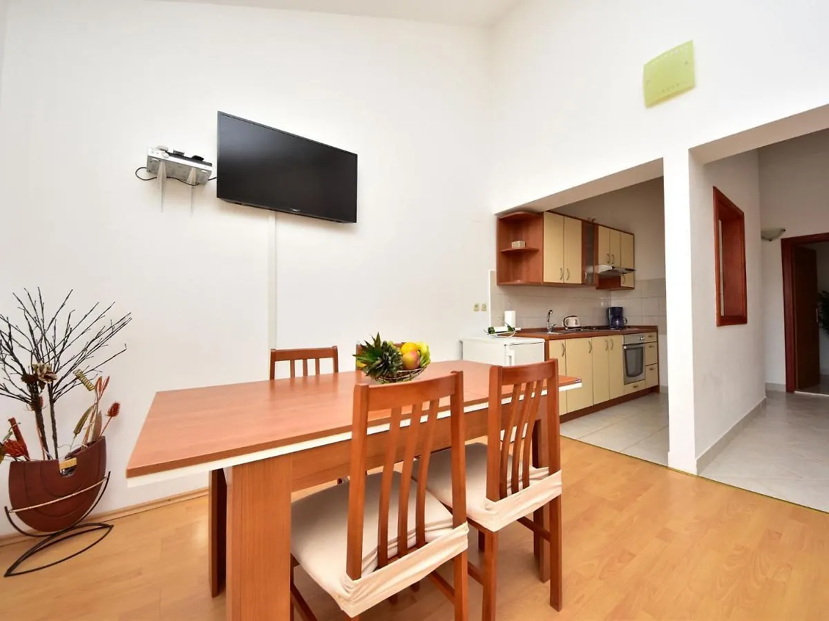 Cozy Holiday Home In Krusevo With Garden